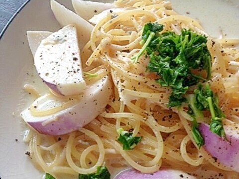 エノキダケと蕪のブルーチーズソースパスタ